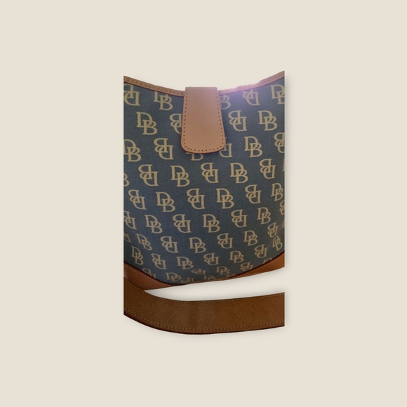 Dooney & Bourke Womens Classic Bag - Picture 3 of 6